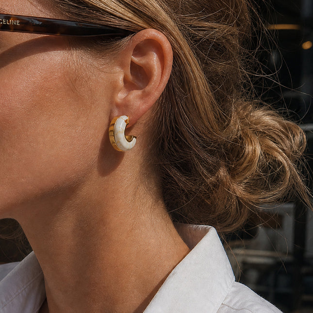 Velvet Current Promise Curved Resin Stud Earrings - view 5