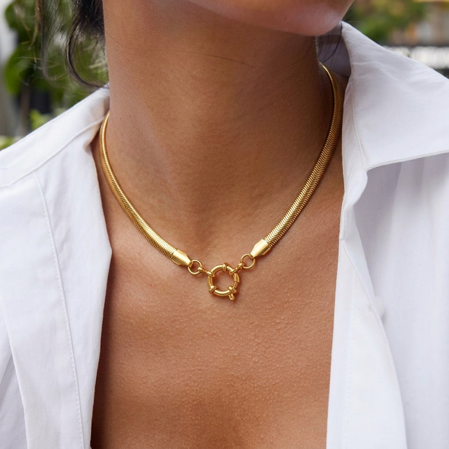 Sculpted Light Minimal Pendant Necklace - view 2
