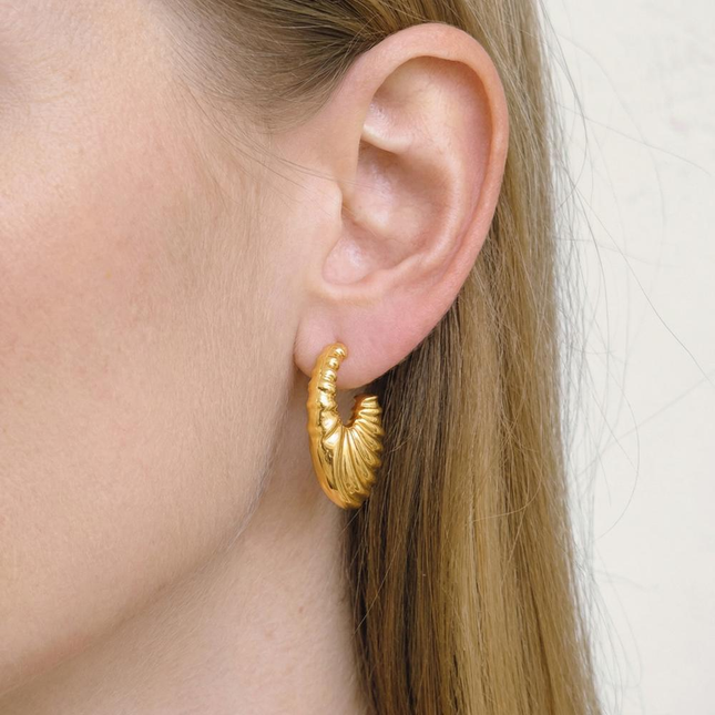 Sculpted Light Curved Huggie Earrings - view 3