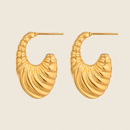 Sculpted Light Curved Huggie Earrings