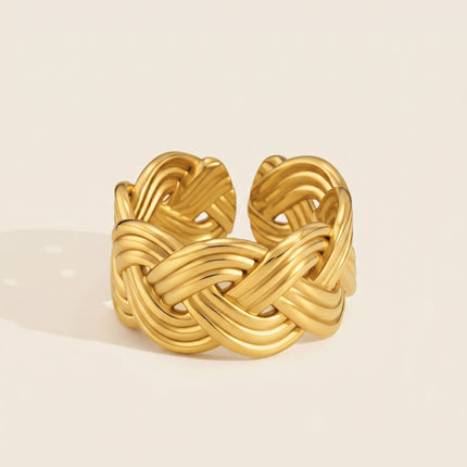 Quiet Orbit Veil Vintage-Inspired Open Ring