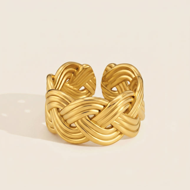 Quiet Orbit Veil Vintage-Inspired Open Ring