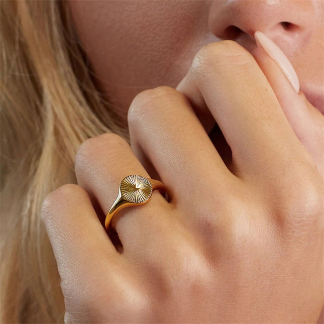 Sol Sunburst Signet Ring